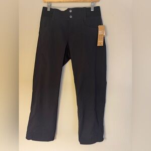 NWT - Title Nine Clamber Capri - Black - Size 6